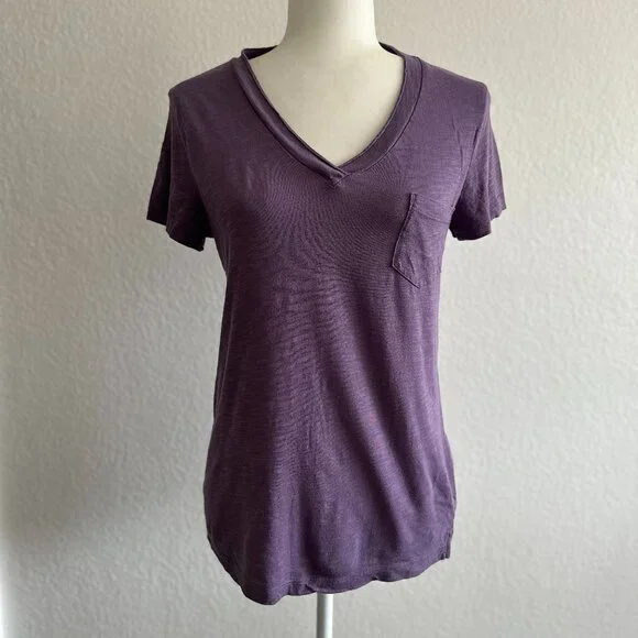 Caslon Purple V-Neck Pocket Tee - Small - Picture 2 of 6